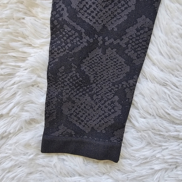 Target brand black snake print leggings size Small‎ S - Picture 5 of 10